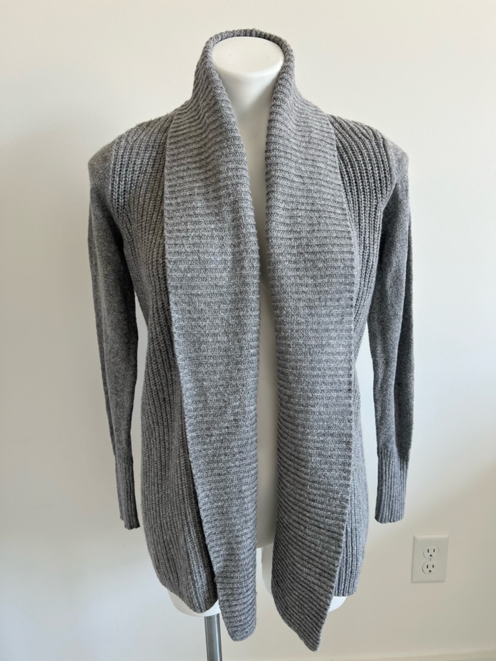 Ann Taylor LOFT Gray Open Front Cardigan XS
